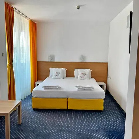 Nikola- Family Primorszko