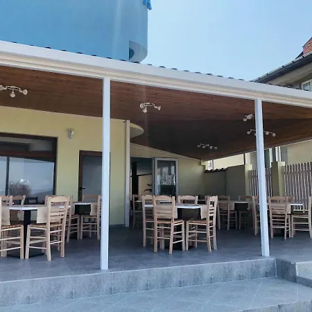 Nikola- Family Πριμόρσκο