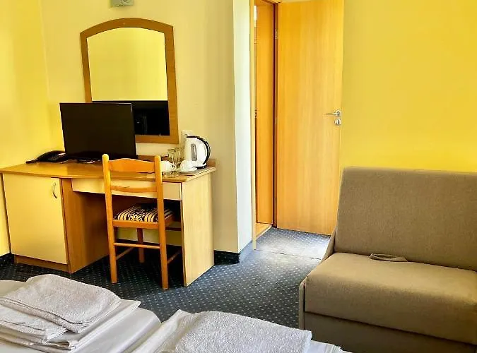 Nikola- Family Πριμόρσκο