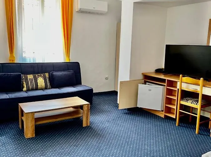 Nikola- Family Πριμόρσκο