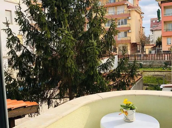 فندق Nikola- Family 2*