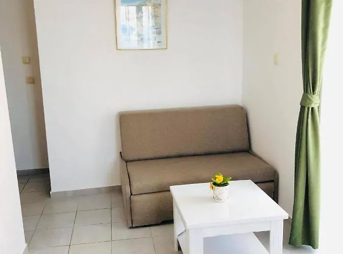 Nikola- Family Ξενοδοχείο 2*