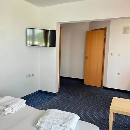 Nikola- Family 호텔