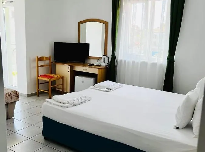 Nikola- Family Отель Приморско