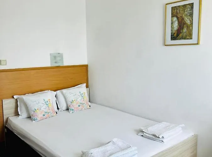 Nikola- Family Отель Приморско