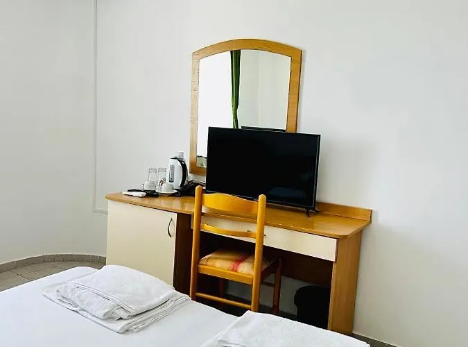 Отель Nikola- Family Приморско