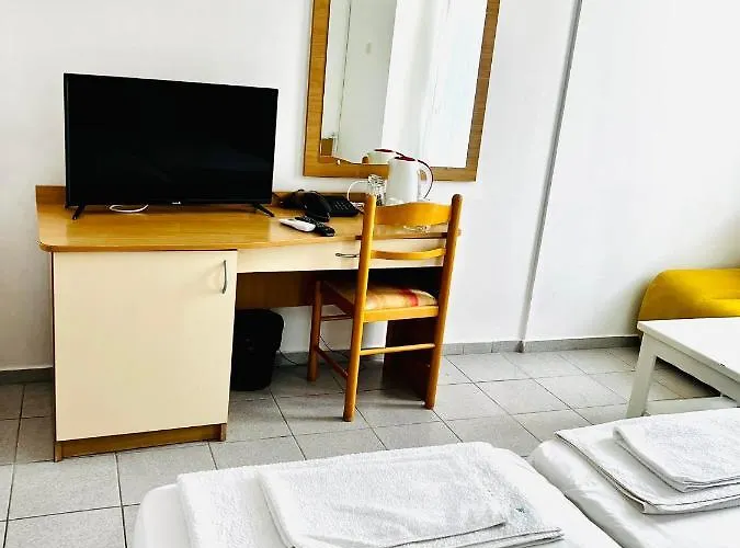 Отель Nikola- Family